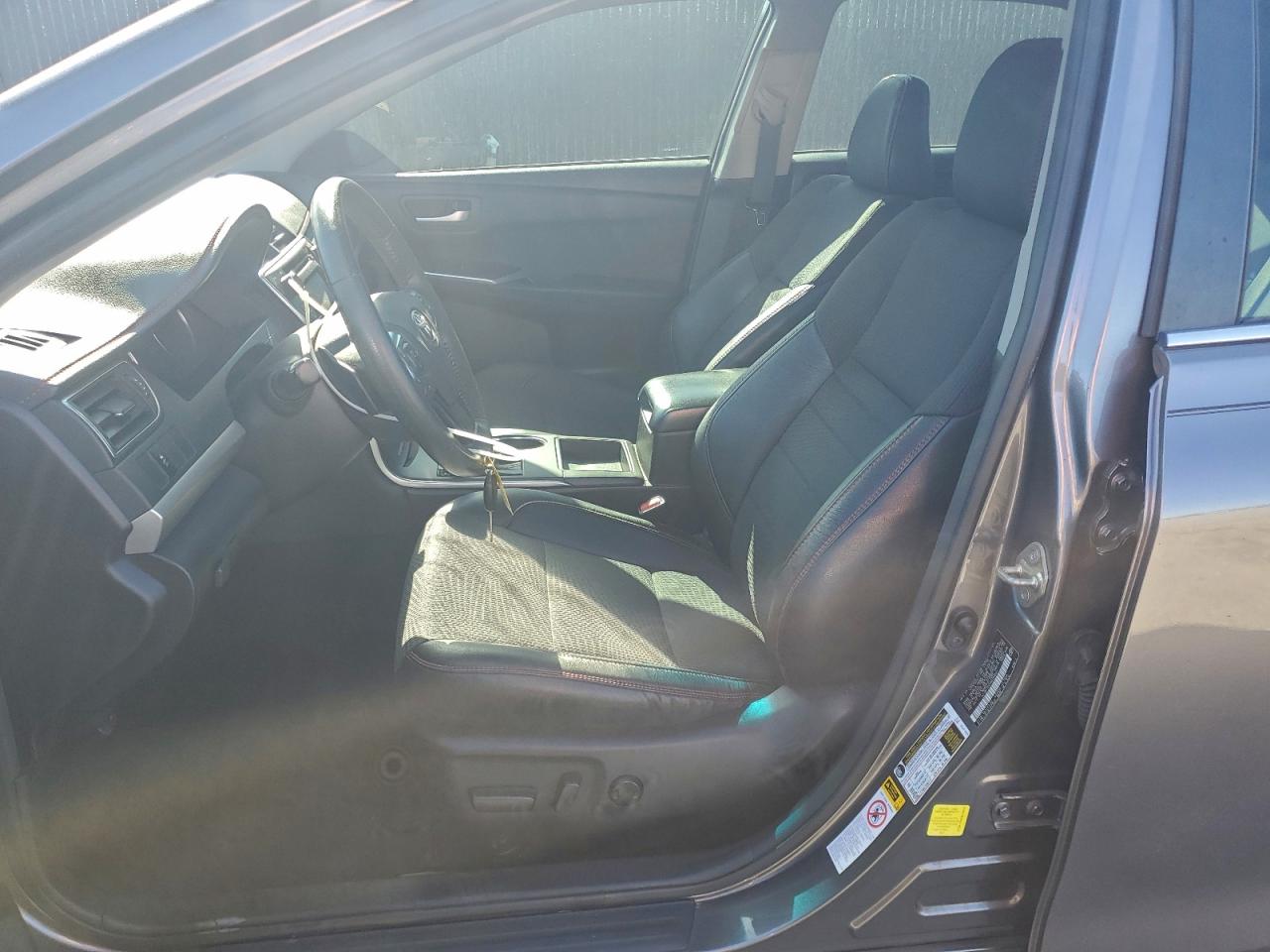 2017 TOYOTA CAMRY LE photo 7