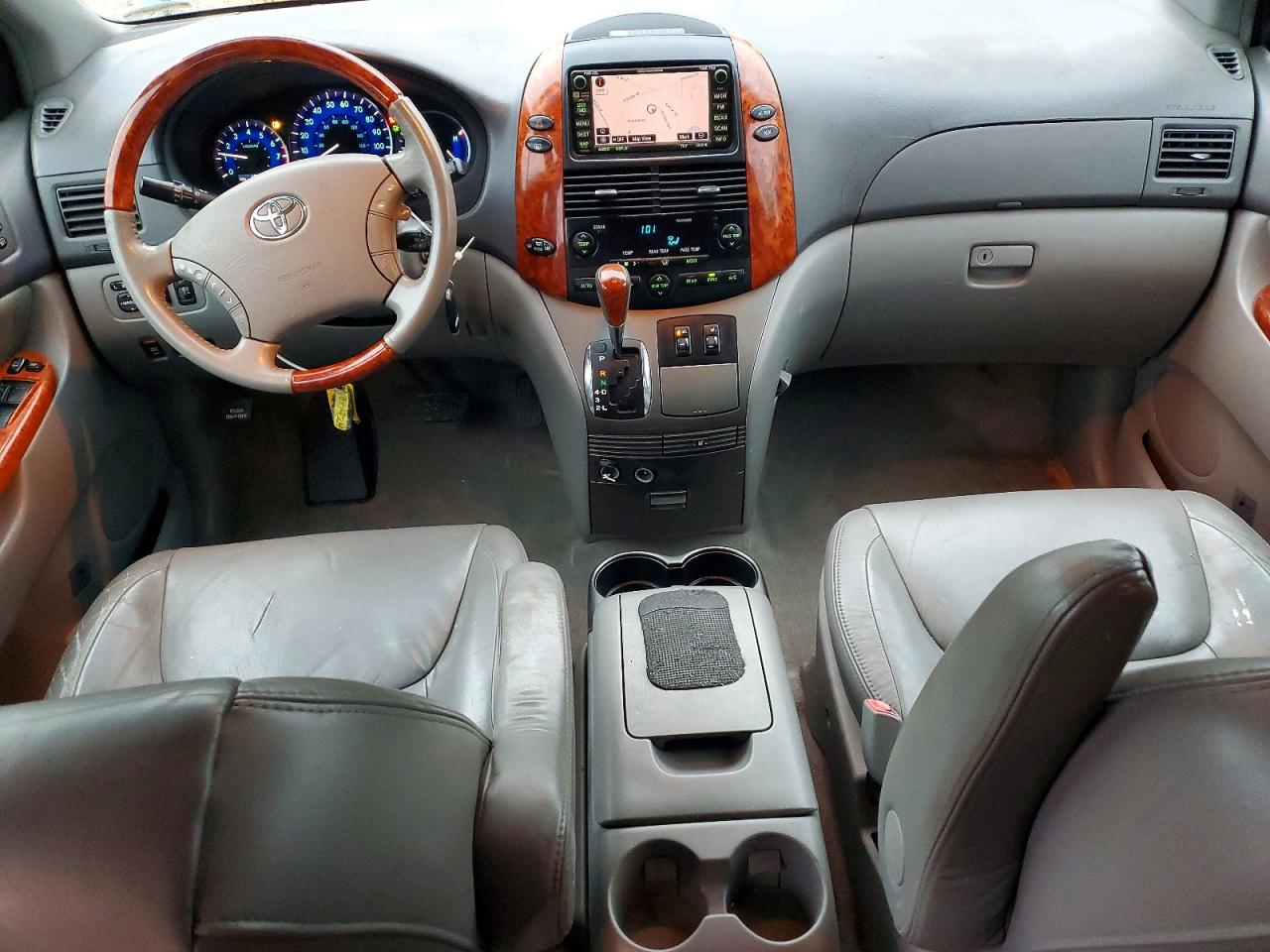 2009 TOYOTA SIENNA photo 8