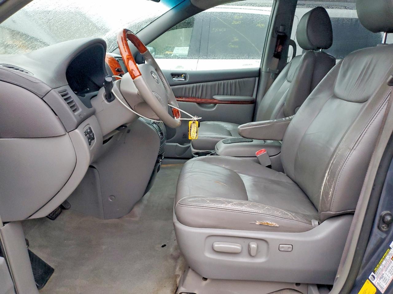 2009 TOYOTA SIENNA photo 7