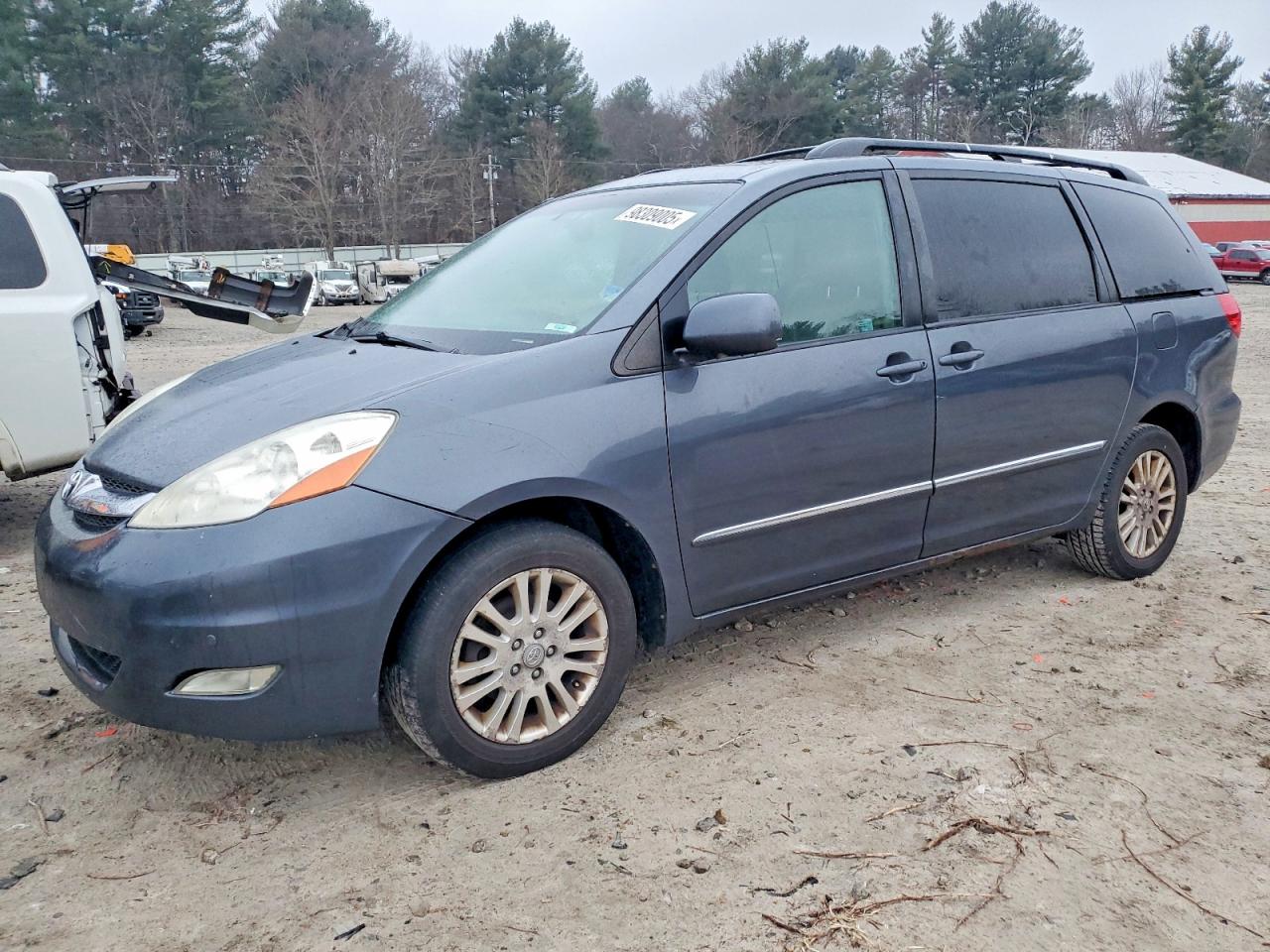 2009 TOYOTA SIENNA