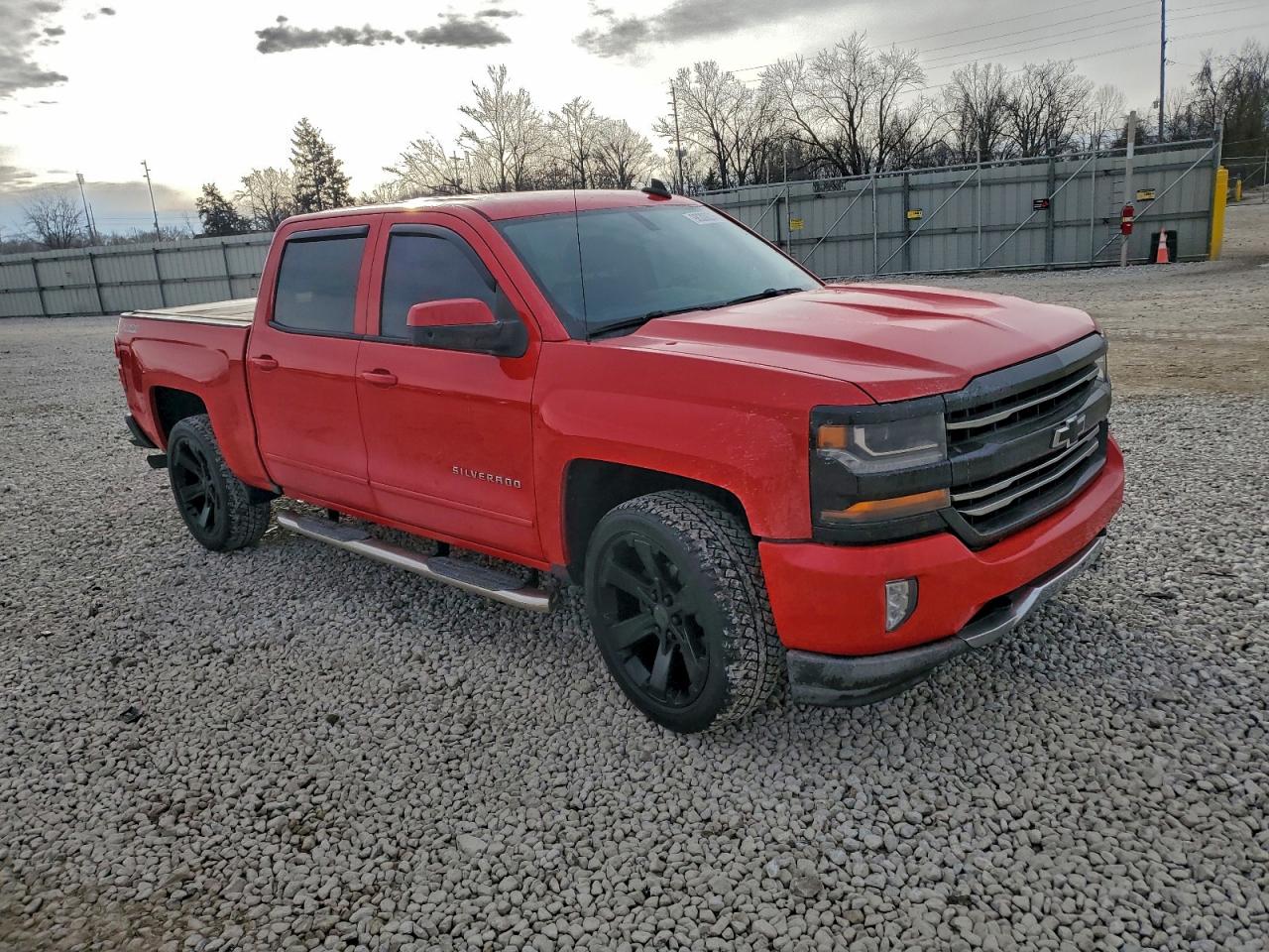2016 CHEVROLET SILVERADO K1500 LT photo 4