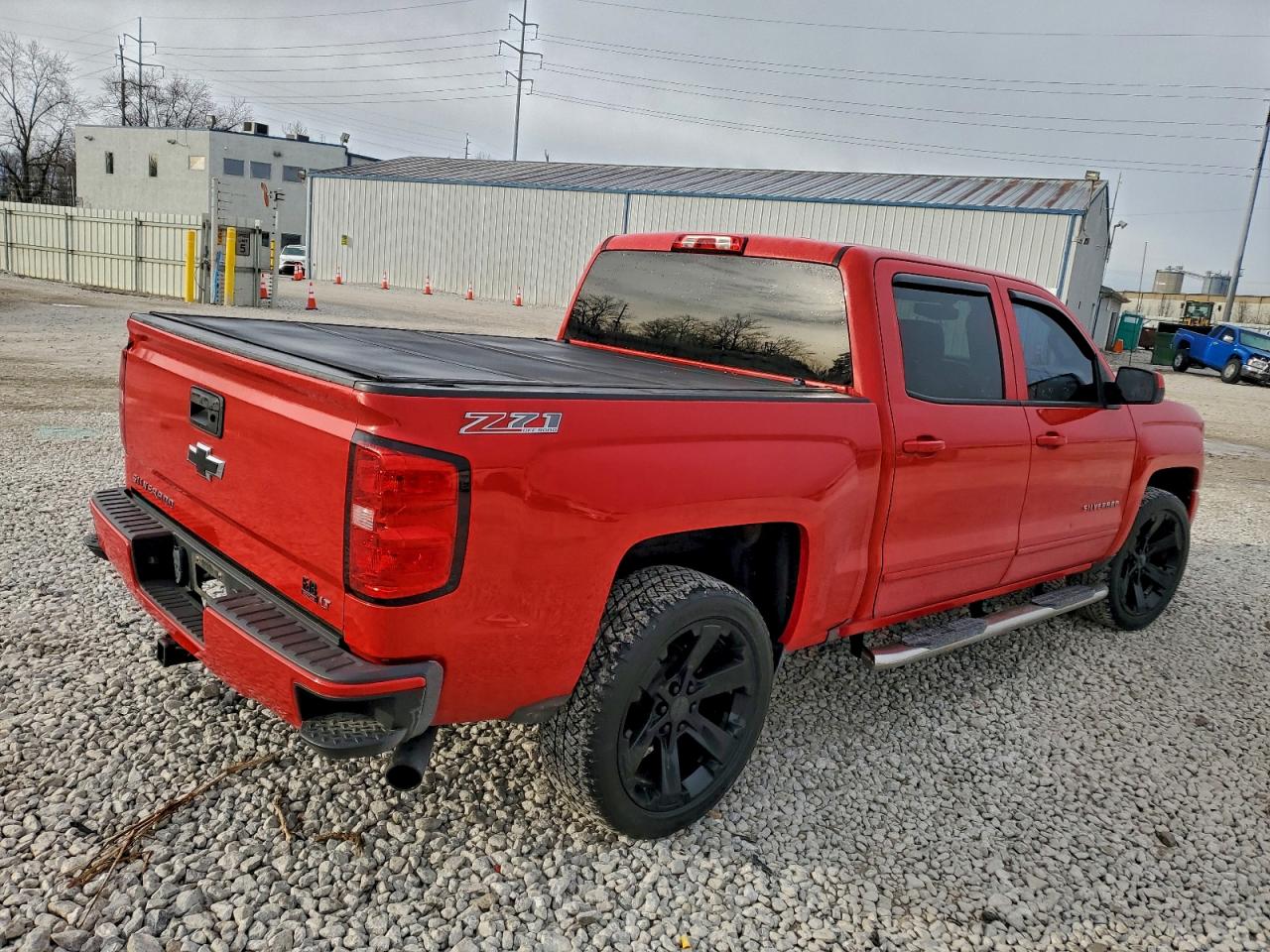 2016 CHEVROLET SILVERADO K1500 LT photo 3