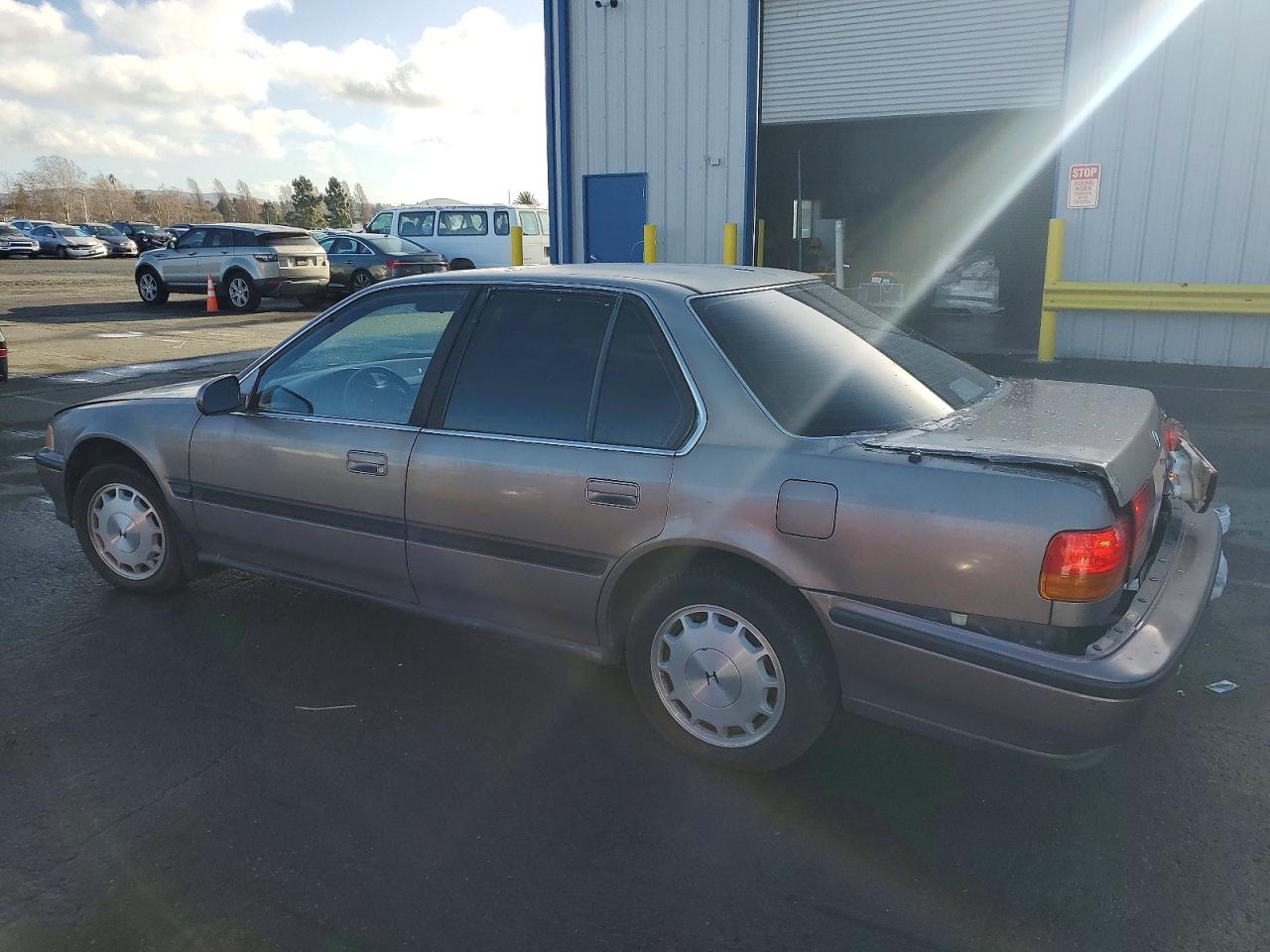 1992 HONDA ACCORD EX photo 2