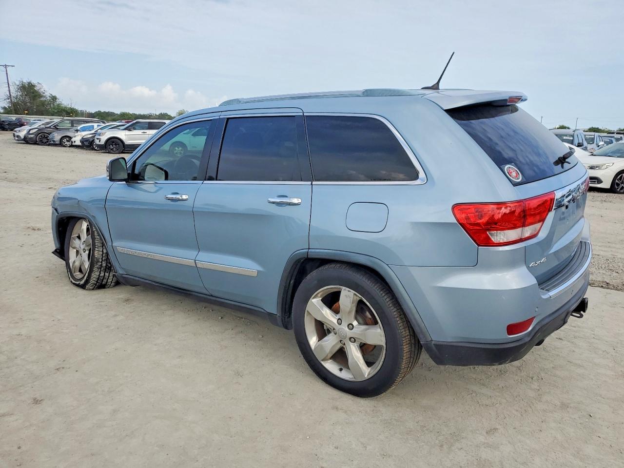 2012 JEEP GRAND CHEROKEE OVERLAND photo 2