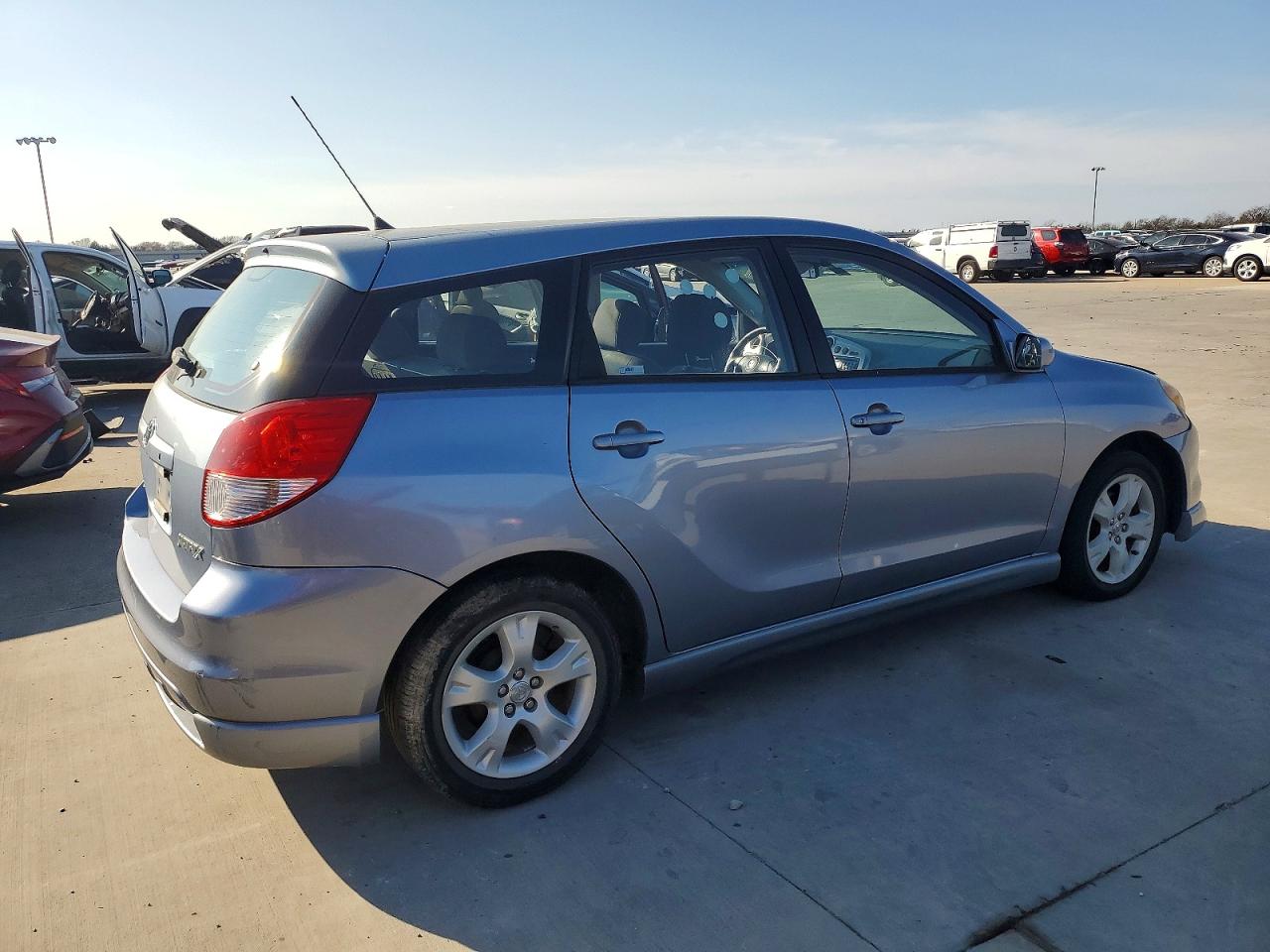 2003 TOYOTA COROLLA MATRIX XR photo 3