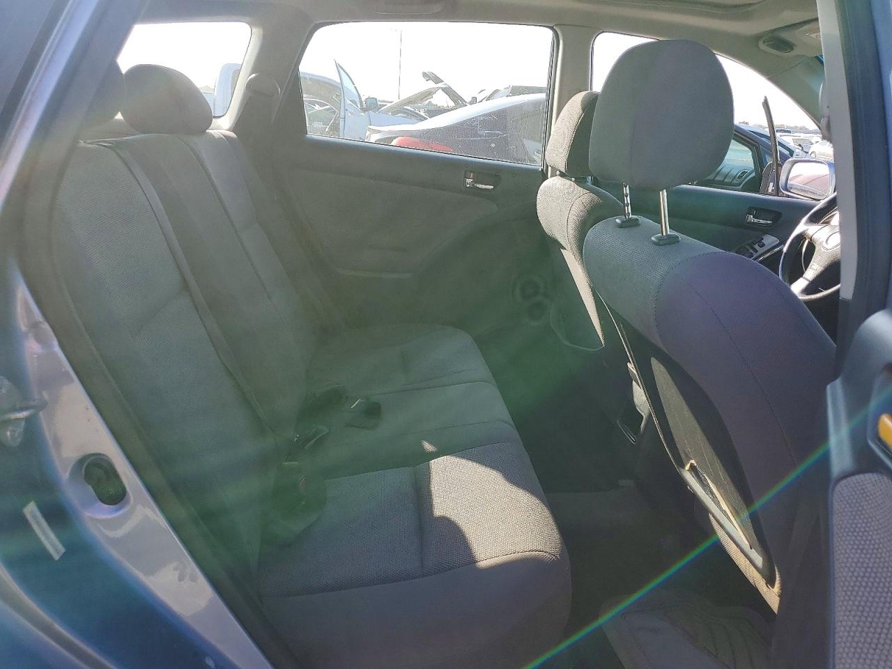 2003 TOYOTA COROLLA MATRIX XR photo 10
