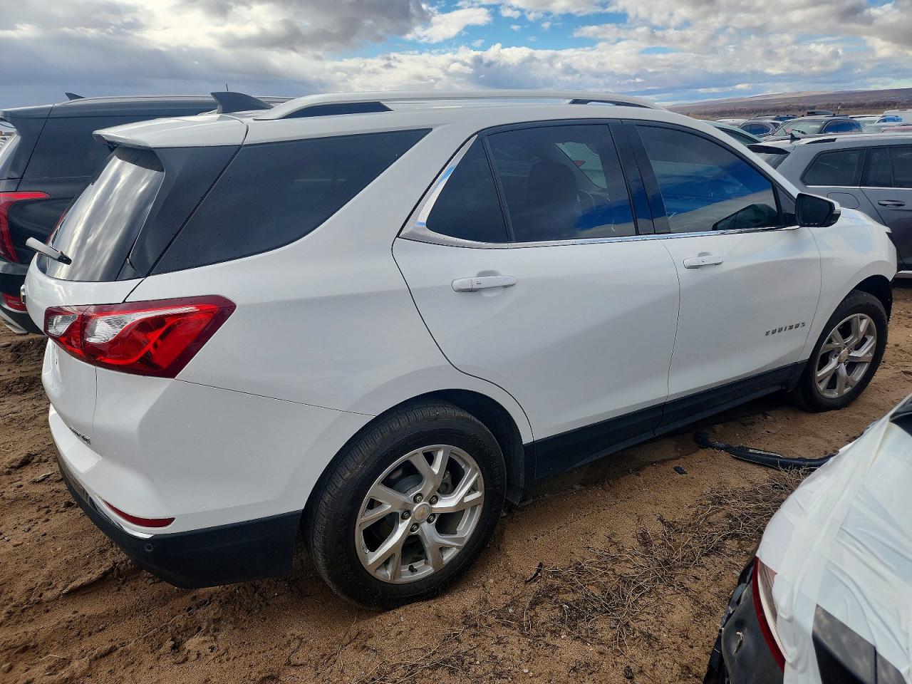 2019 CHEVROLET EQUINOX LT photo 3