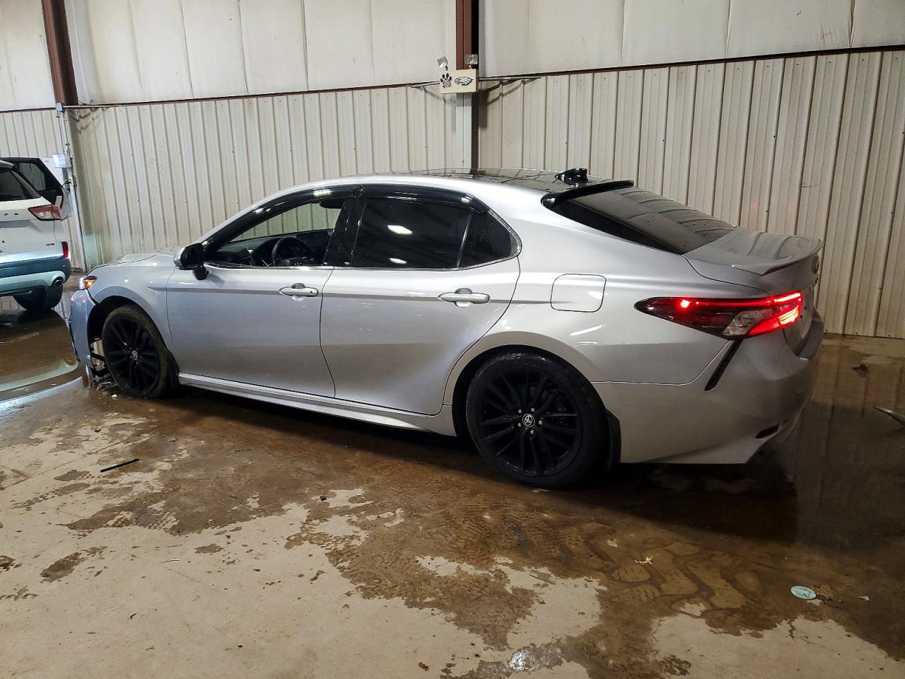 2022 TOYOTA CAMRY XSE photo 3