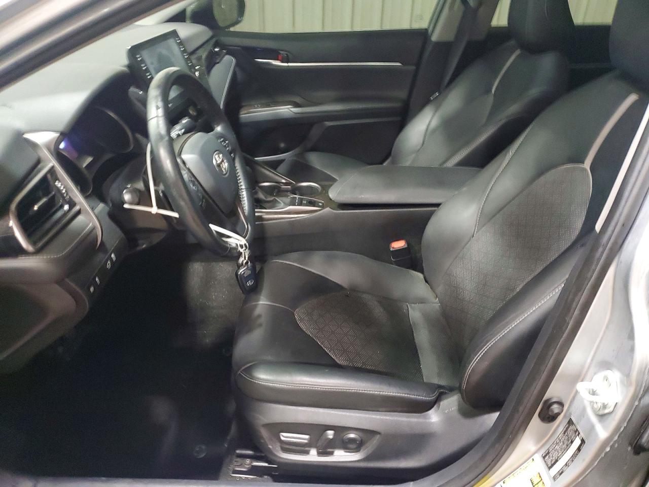 2022 TOYOTA CAMRY XSE photo 13