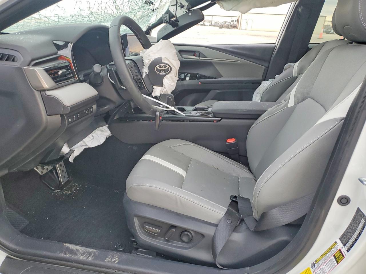 2025 TOYOTA CAMRY XSE photo 7