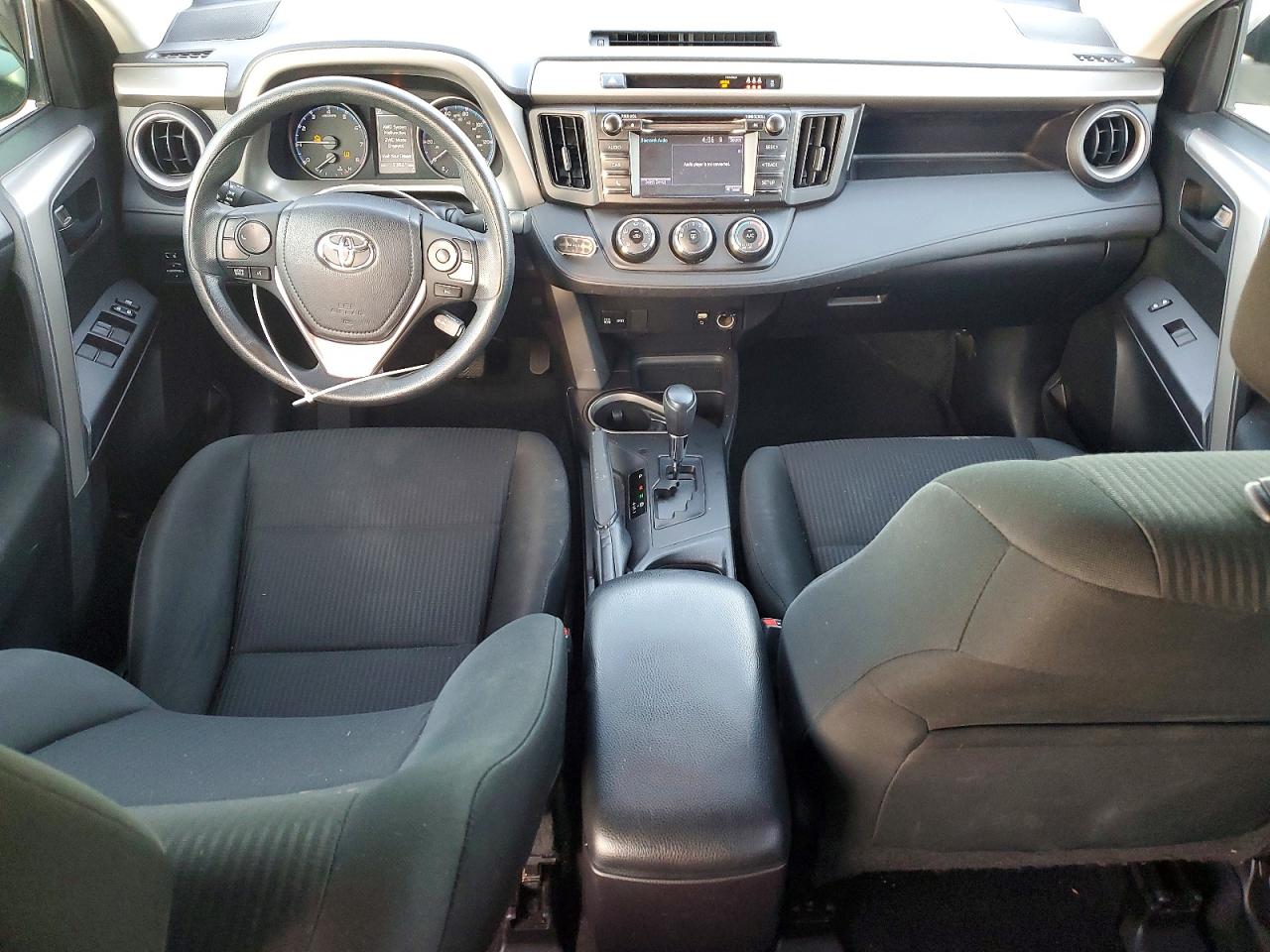 2017 TOYOTA RAV4 LE photo 8