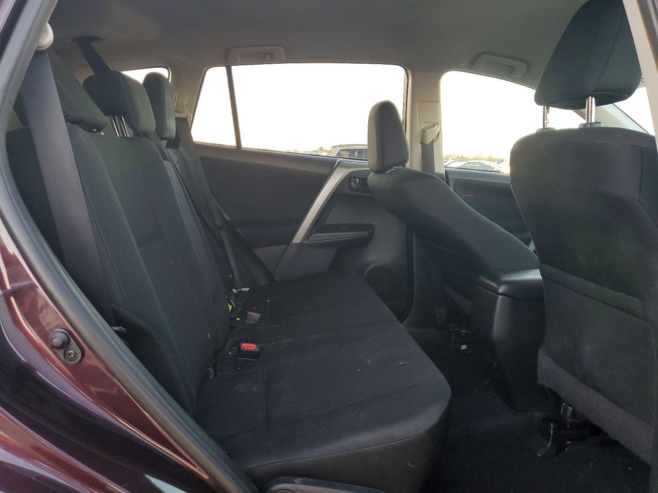 2017 TOYOTA RAV4 LE photo 11