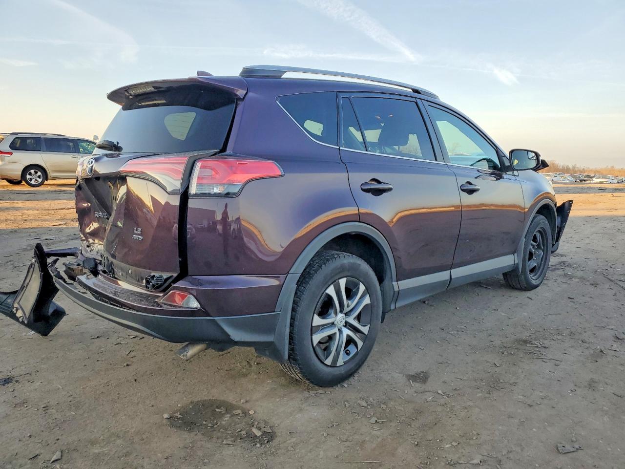 2017 TOYOTA RAV4 LE photo 3