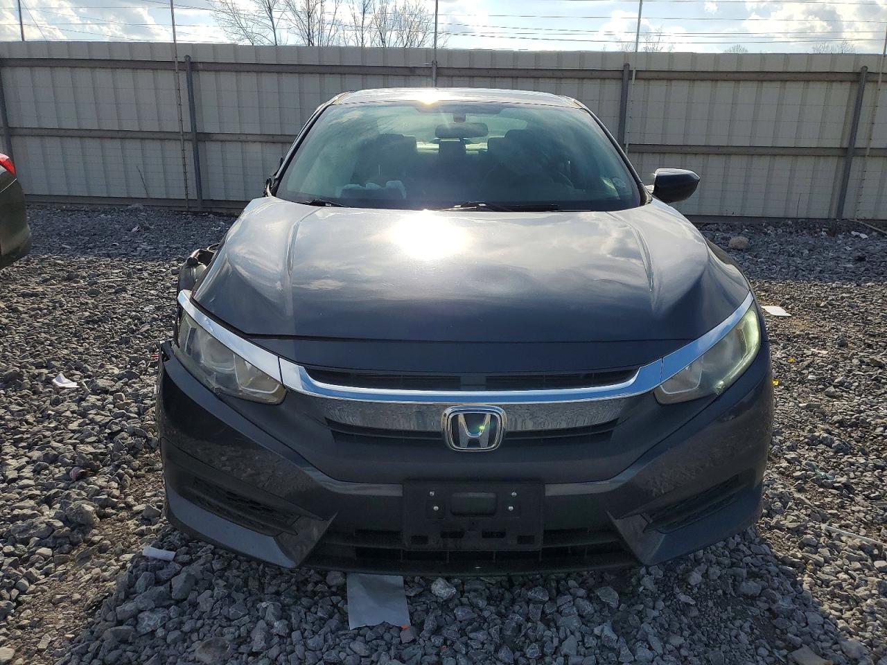 2017 HONDA CIVIC LX photo 5