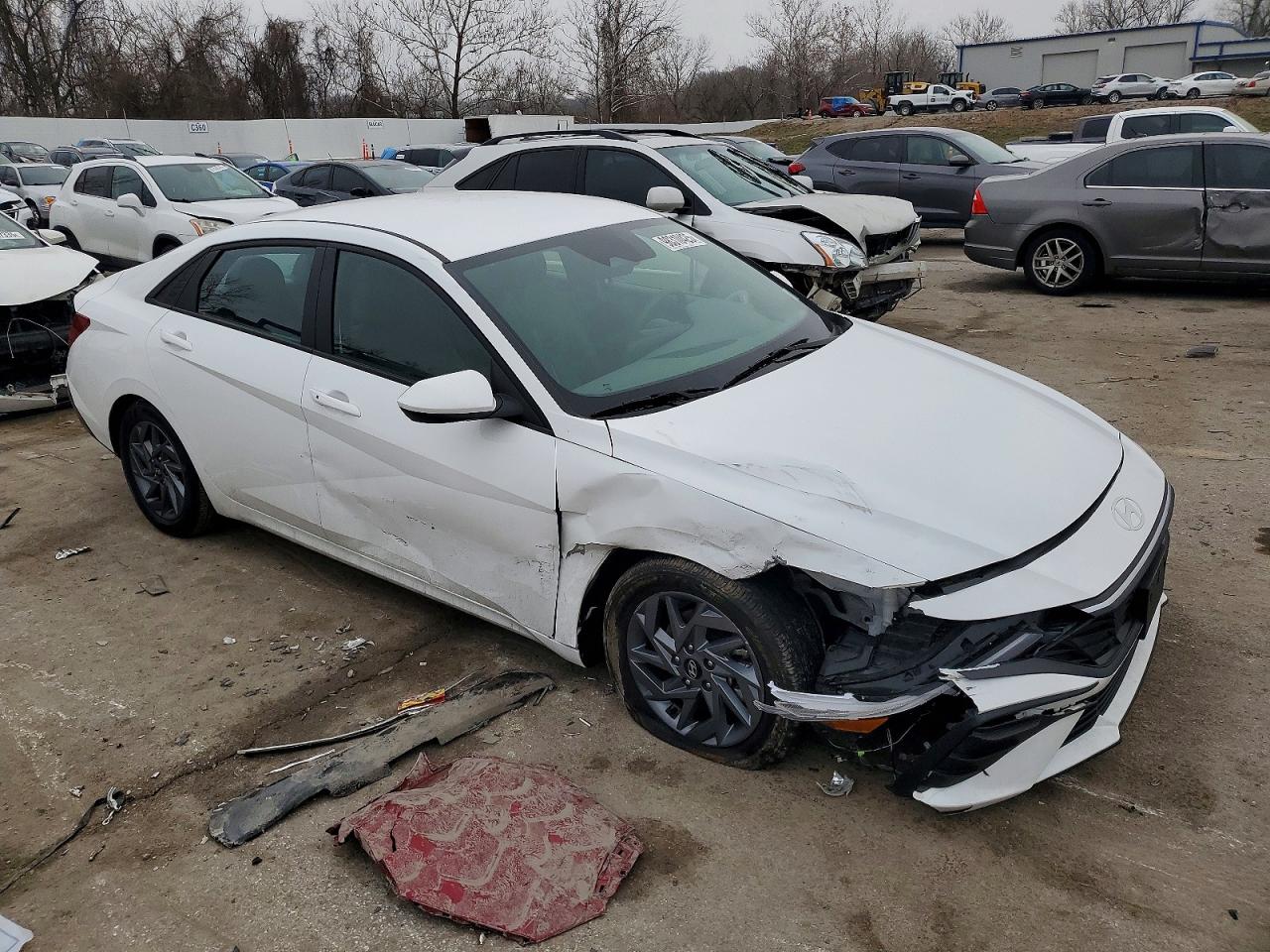 2024 HYUNDAI ELANTRA SEL photo 4