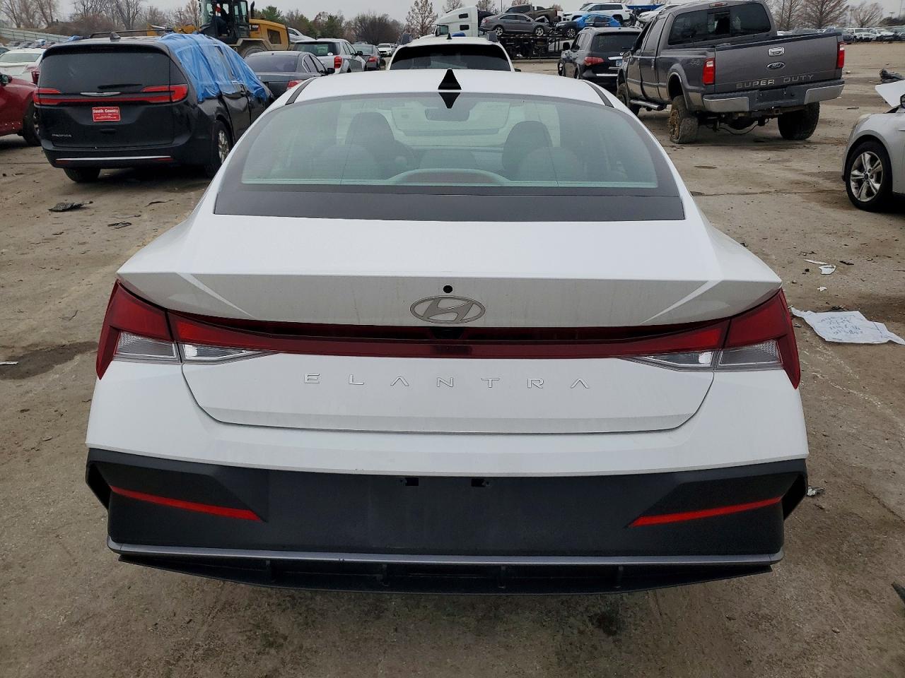 2024 HYUNDAI ELANTRA SEL photo 6