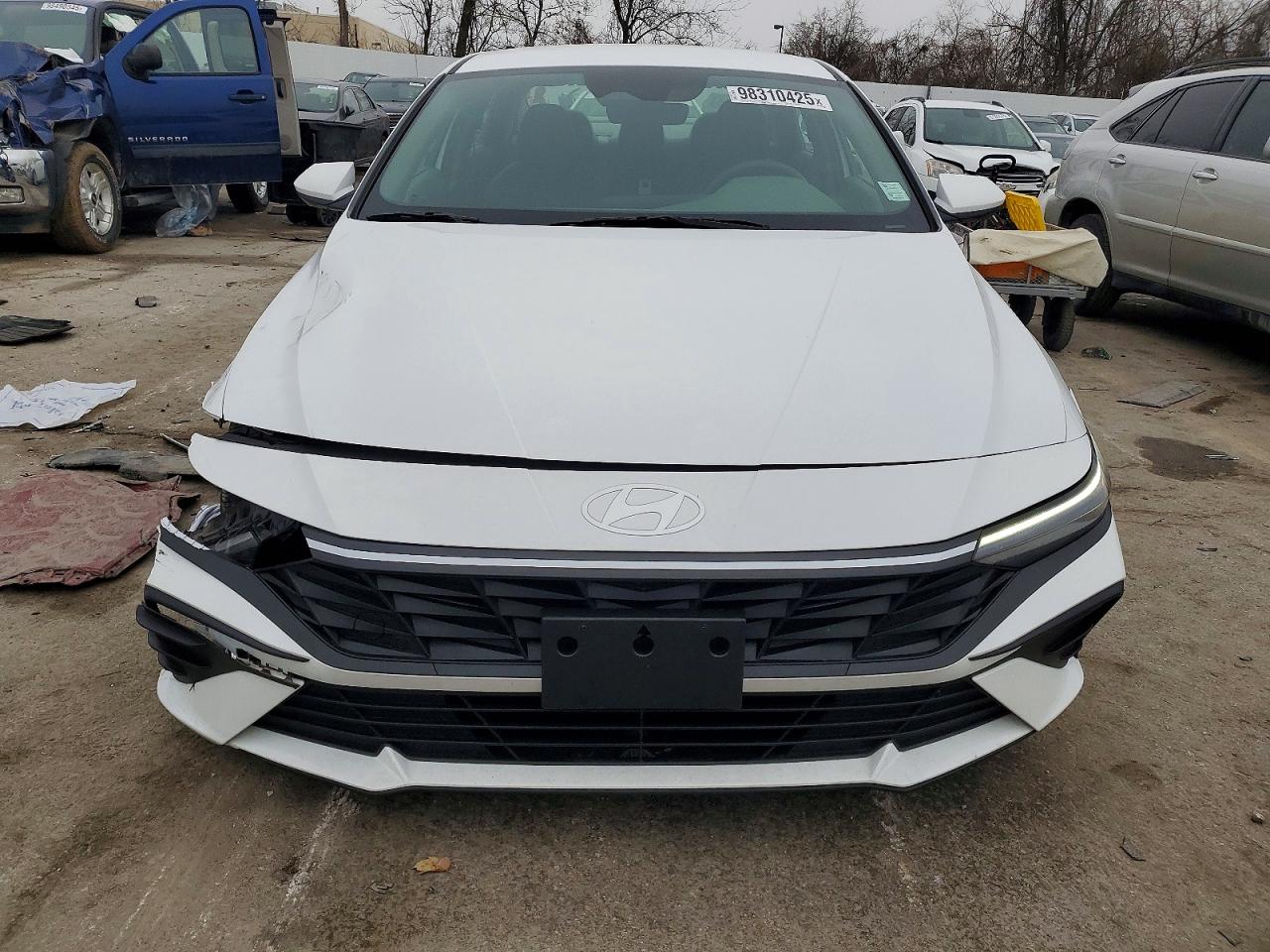 2024 HYUNDAI ELANTRA SEL photo 5