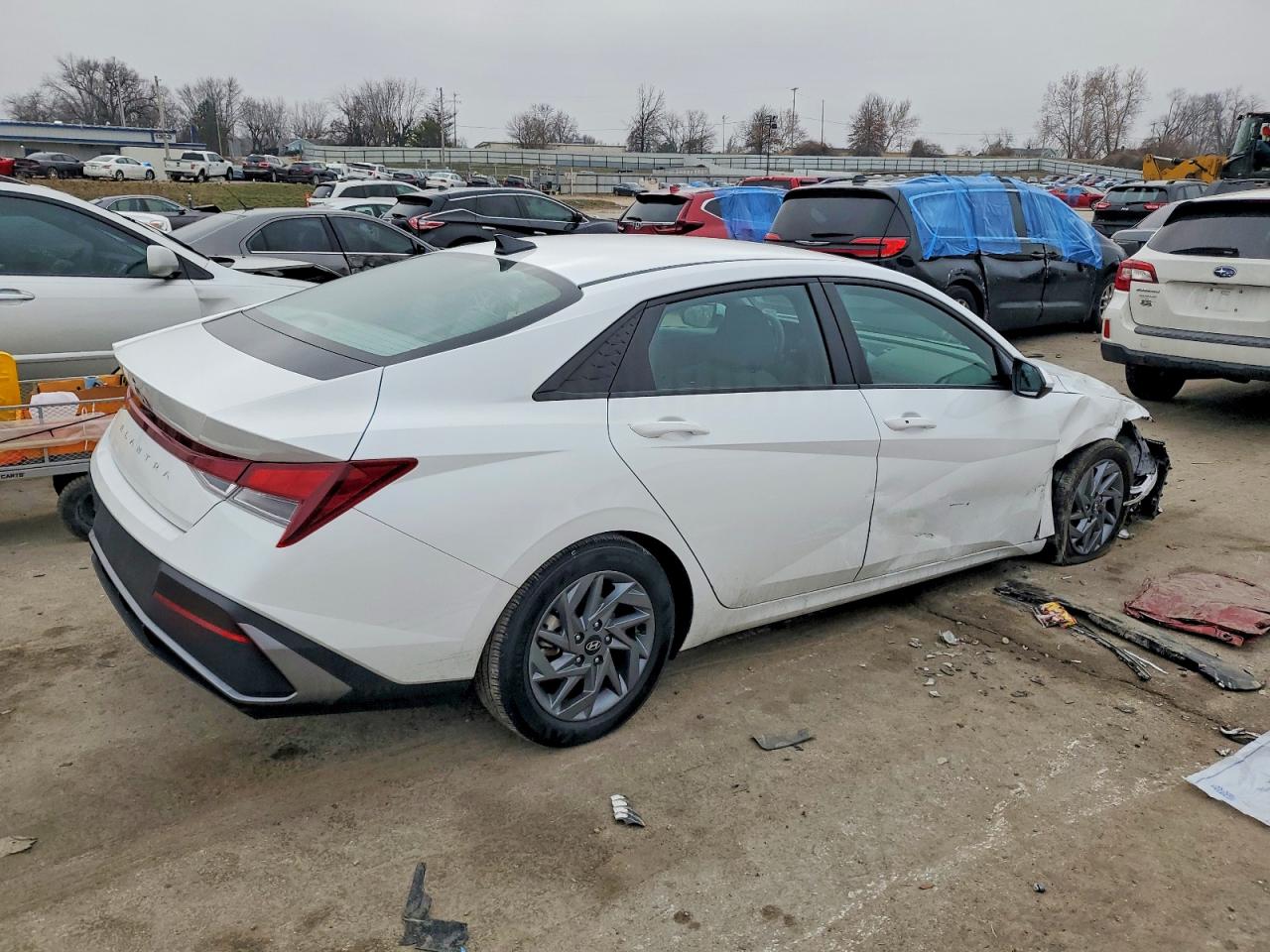 2024 HYUNDAI ELANTRA SEL photo 3