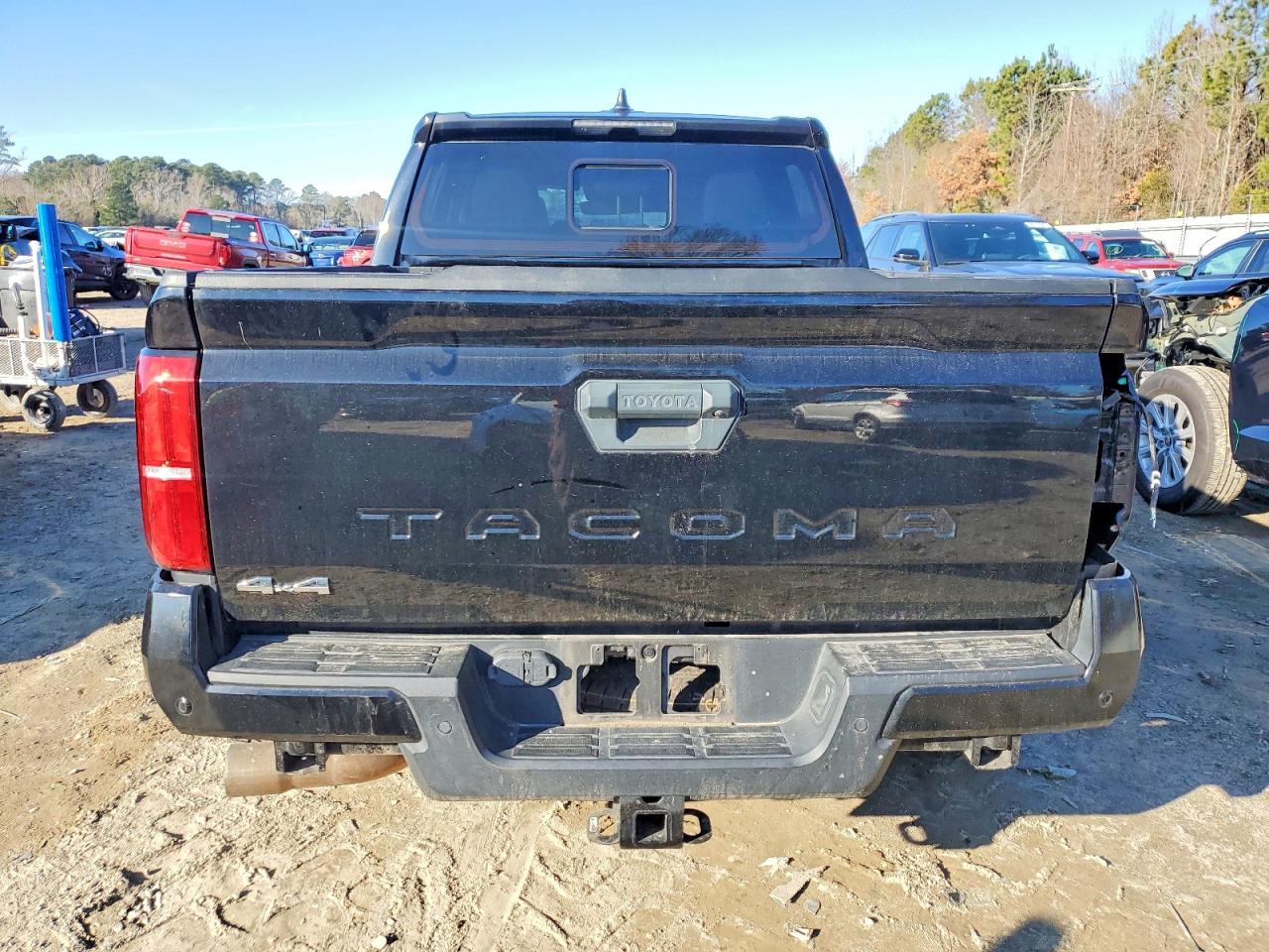 2024 TOYOTA TACOMA DOUBLE CAB photo 11