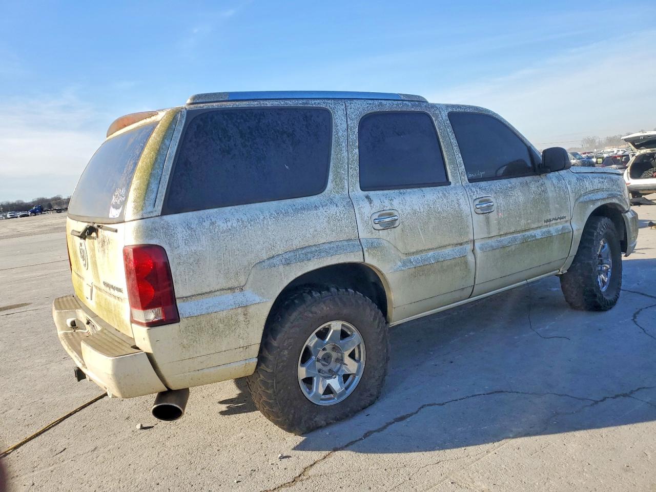 2004 CADILLAC ESCALADE LUXURY photo 3