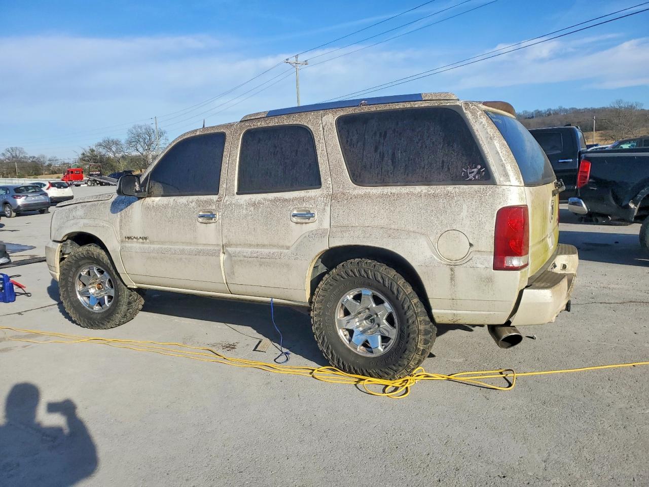 2004 CADILLAC ESCALADE LUXURY photo 2