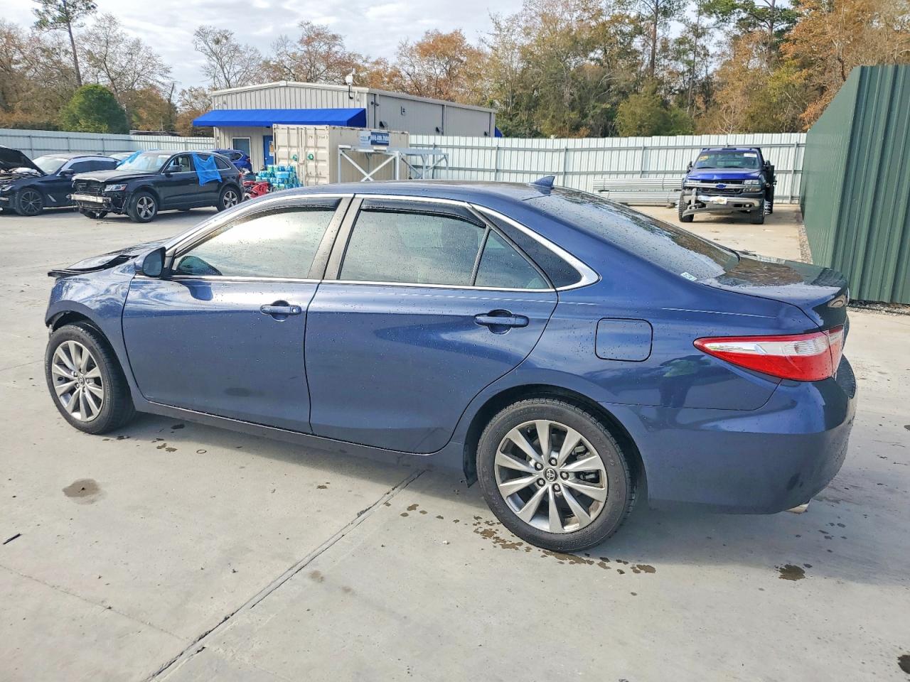 2017 TOYOTA CAMRY XLE V6 photo 3