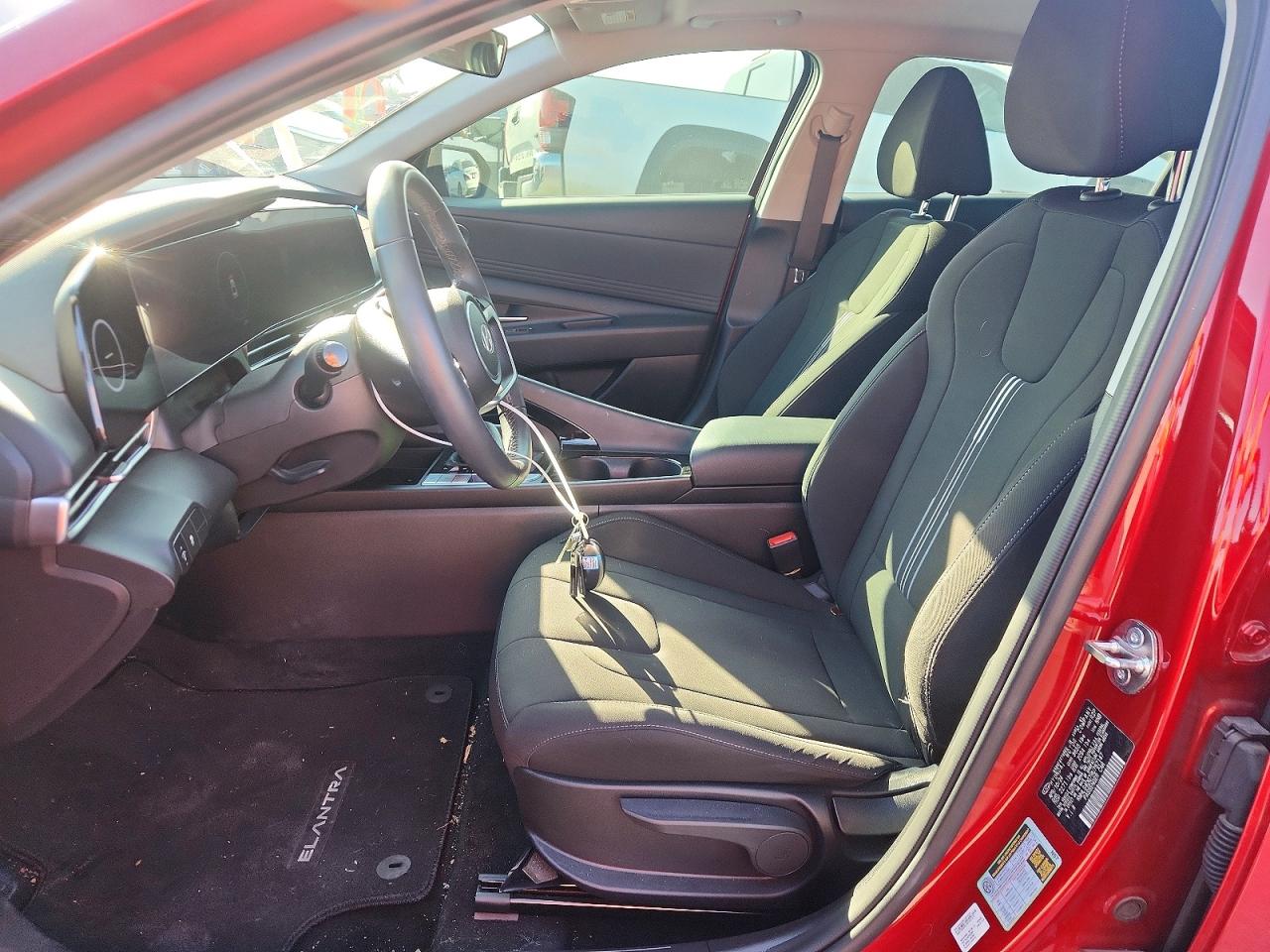 2024 HYUNDAI ELANTRA SEL photo 7