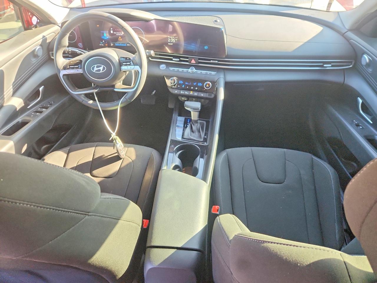 2024 HYUNDAI ELANTRA SEL photo 8