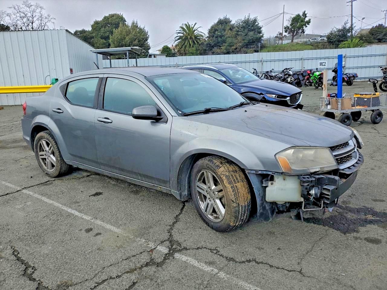 2012 DODGE AVENGER SXT photo 4