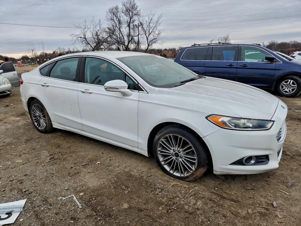 2013 FORD FUSION SE photo 4