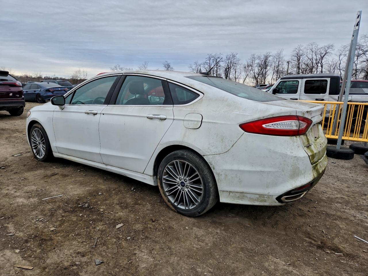 2013 FORD FUSION SE photo 2