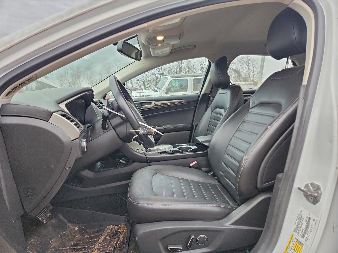 2013 FORD FUSION SE photo 7