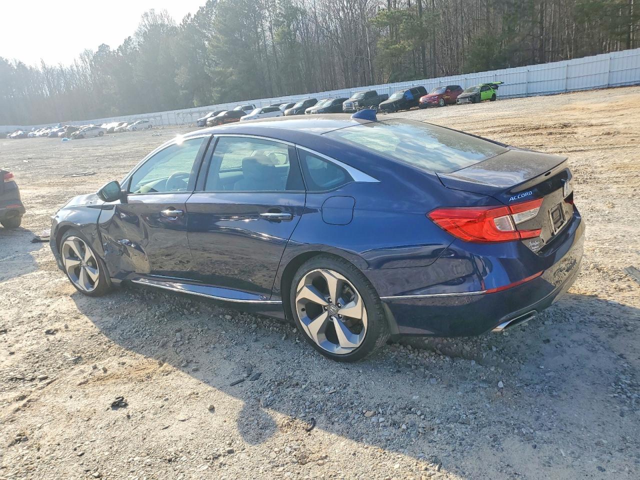 2018 HONDA ACCORD TOURING photo 4