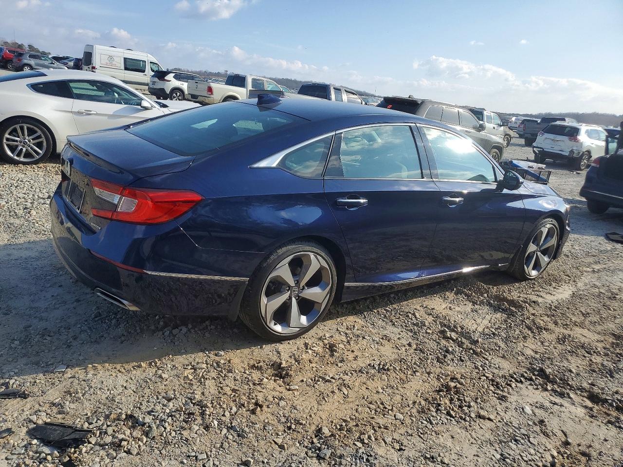 2018 HONDA ACCORD TOURING photo 7