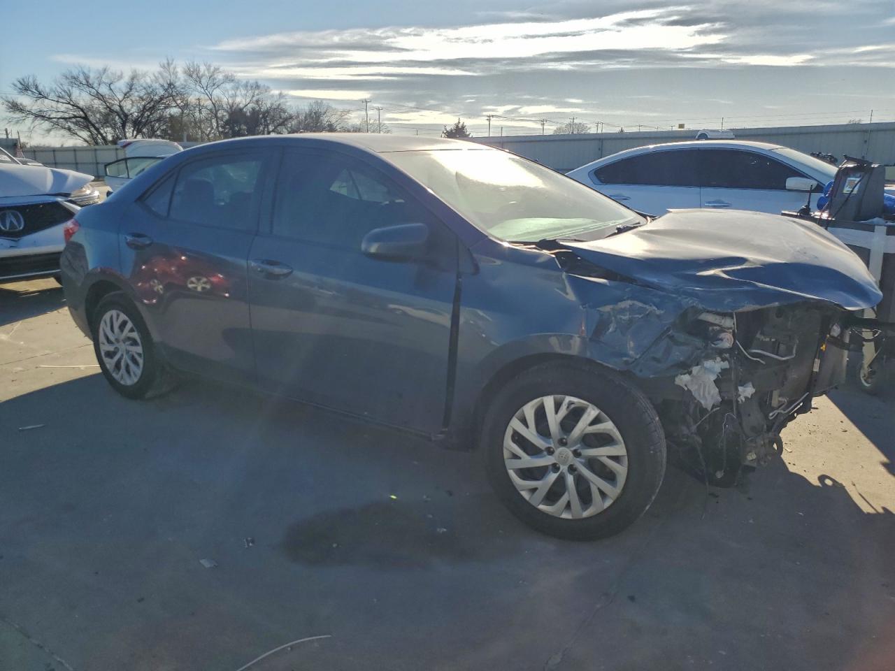 2019 TOYOTA COROLLA L photo 10