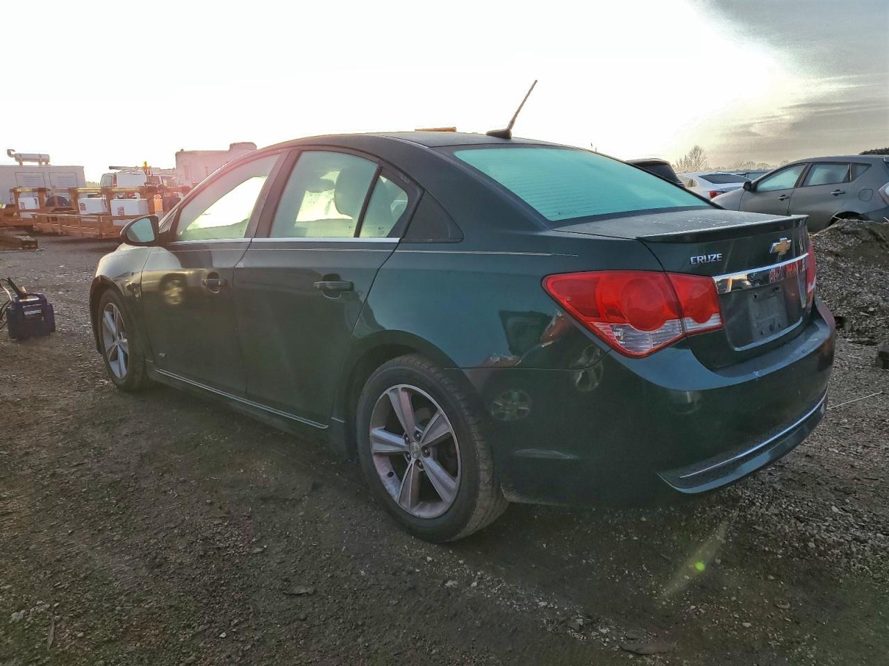 2014 CHEVROLET CRUZE LT photo 2