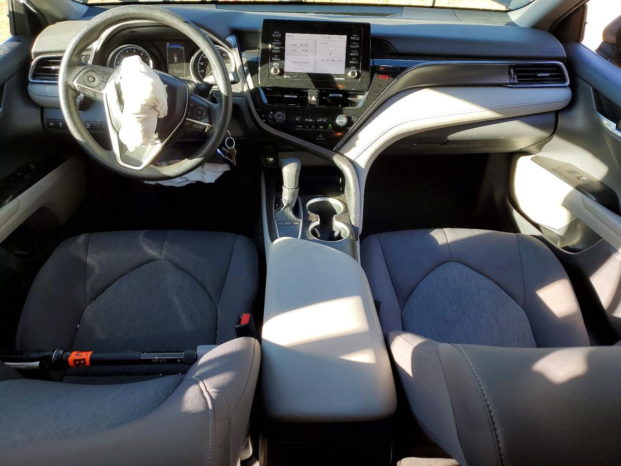 2023 TOYOTA CAMRY LE photo 8