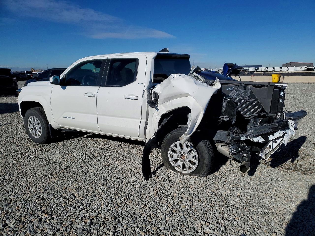 2025 TOYOTA TACOMA DOUBLE CAB photo 2
