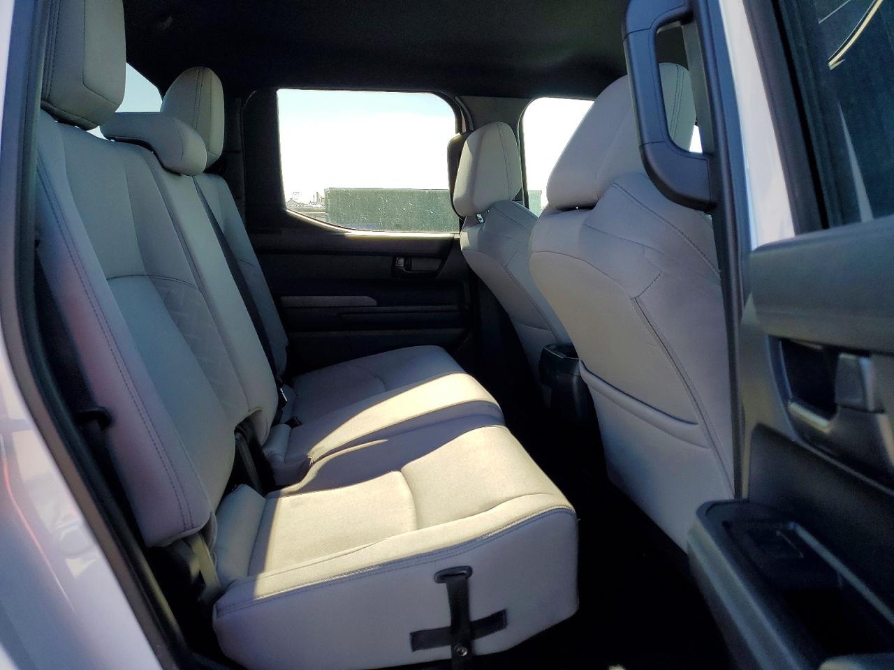 2025 TOYOTA TACOMA DOUBLE CAB photo 10