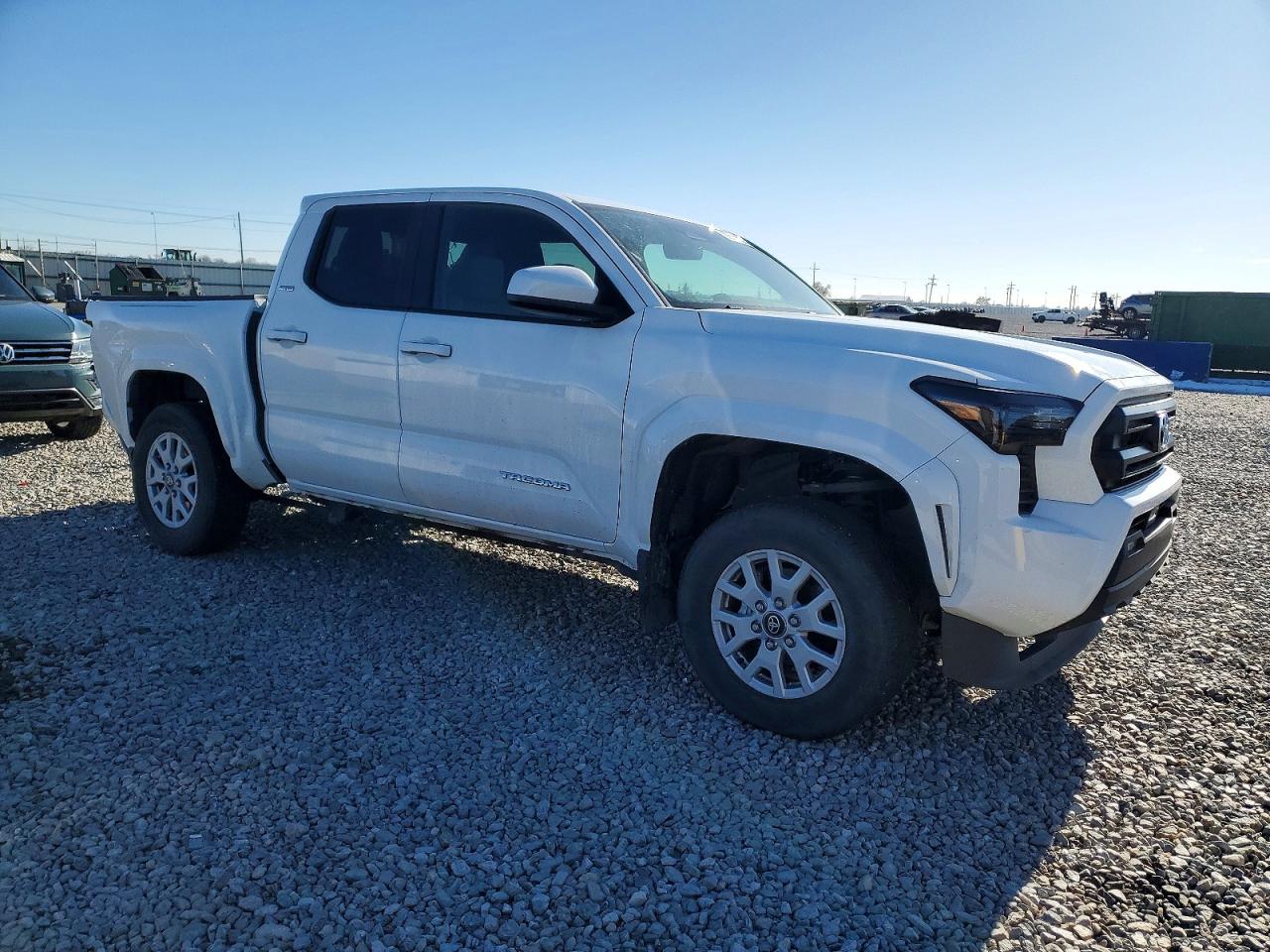 2025 TOYOTA TACOMA DOUBLE CAB photo 4