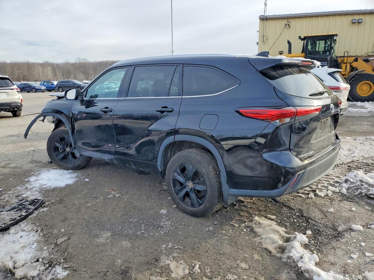 2021 TOYOTA HIGHLANDER XLE photo 2