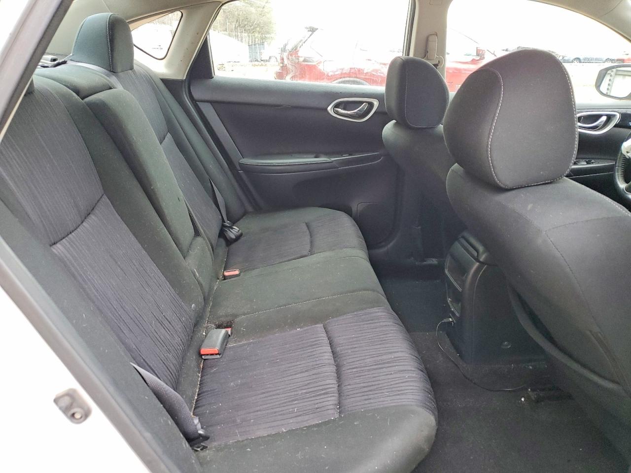 2019 NISSAN SENTRA S photo 10