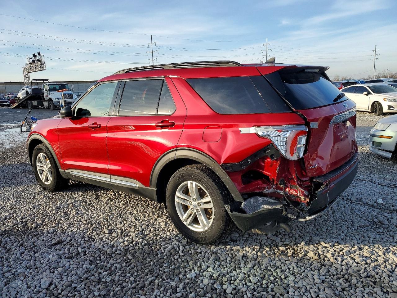 2021 FORD EXPLORER XLT photo 2