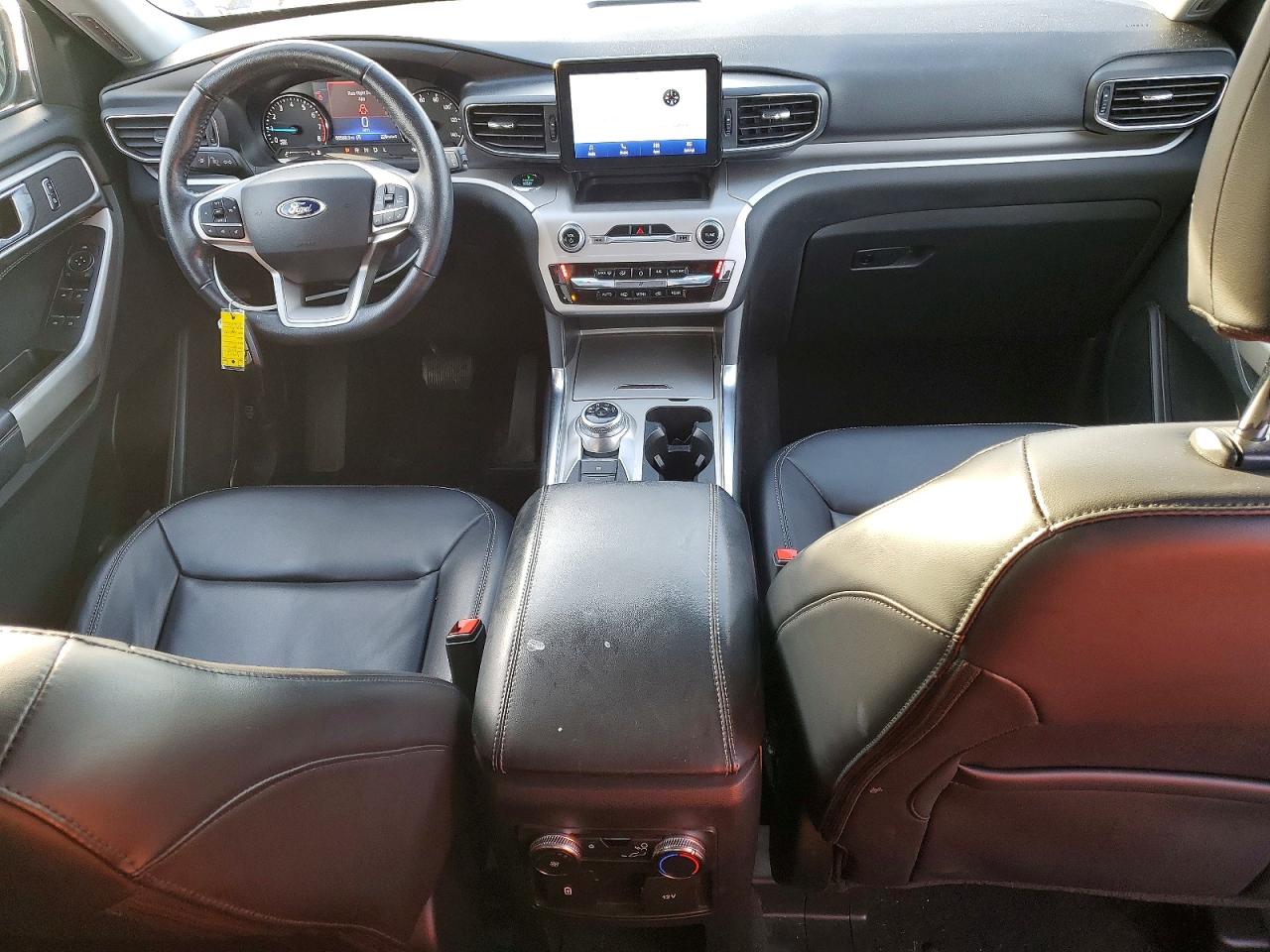 2021 FORD EXPLORER XLT photo 8