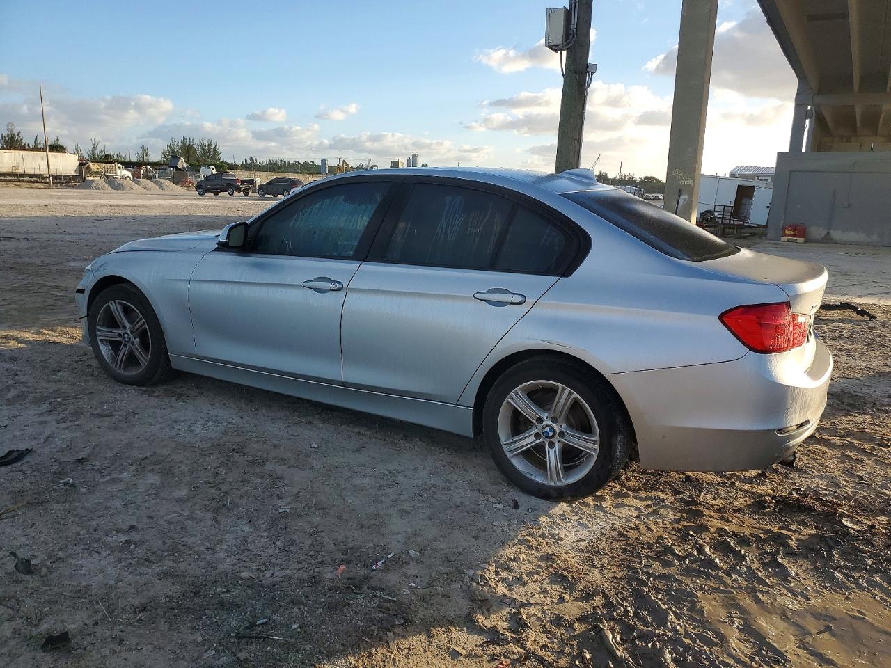 2015 BMW 320 I XDRIVE photo 2