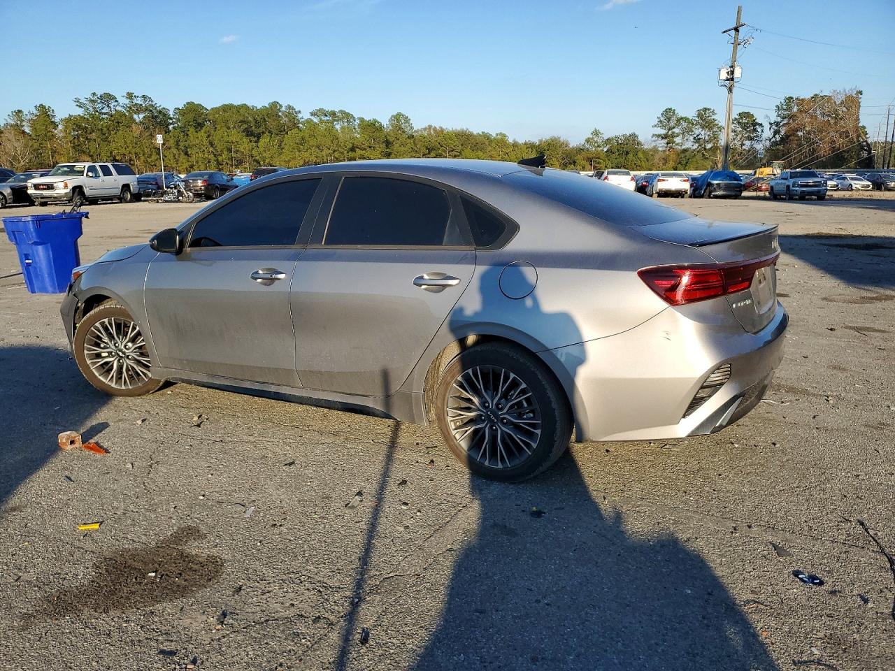 2024 KIA FORTE GT LINE photo 2