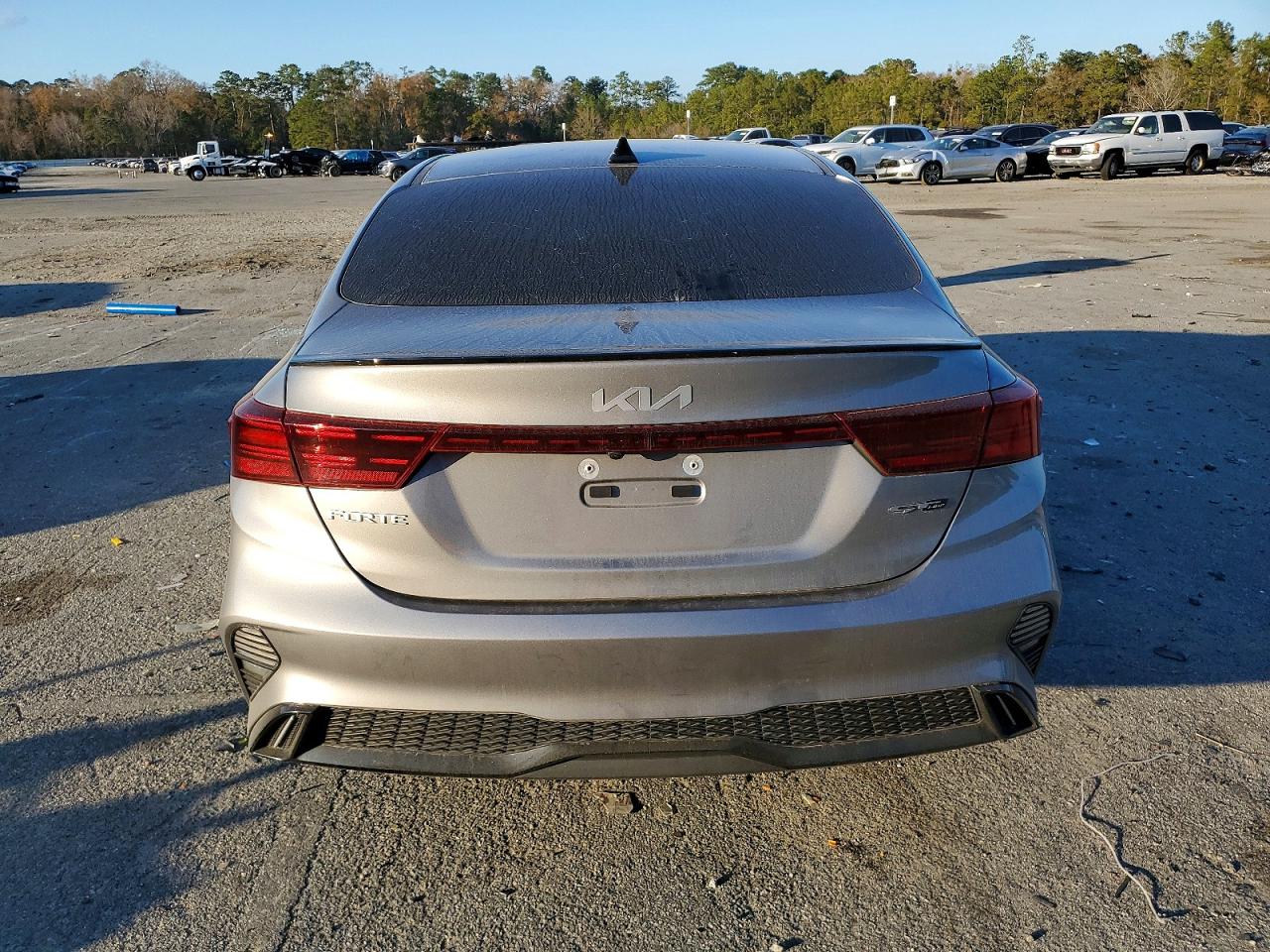 2024 KIA FORTE GT LINE photo 6