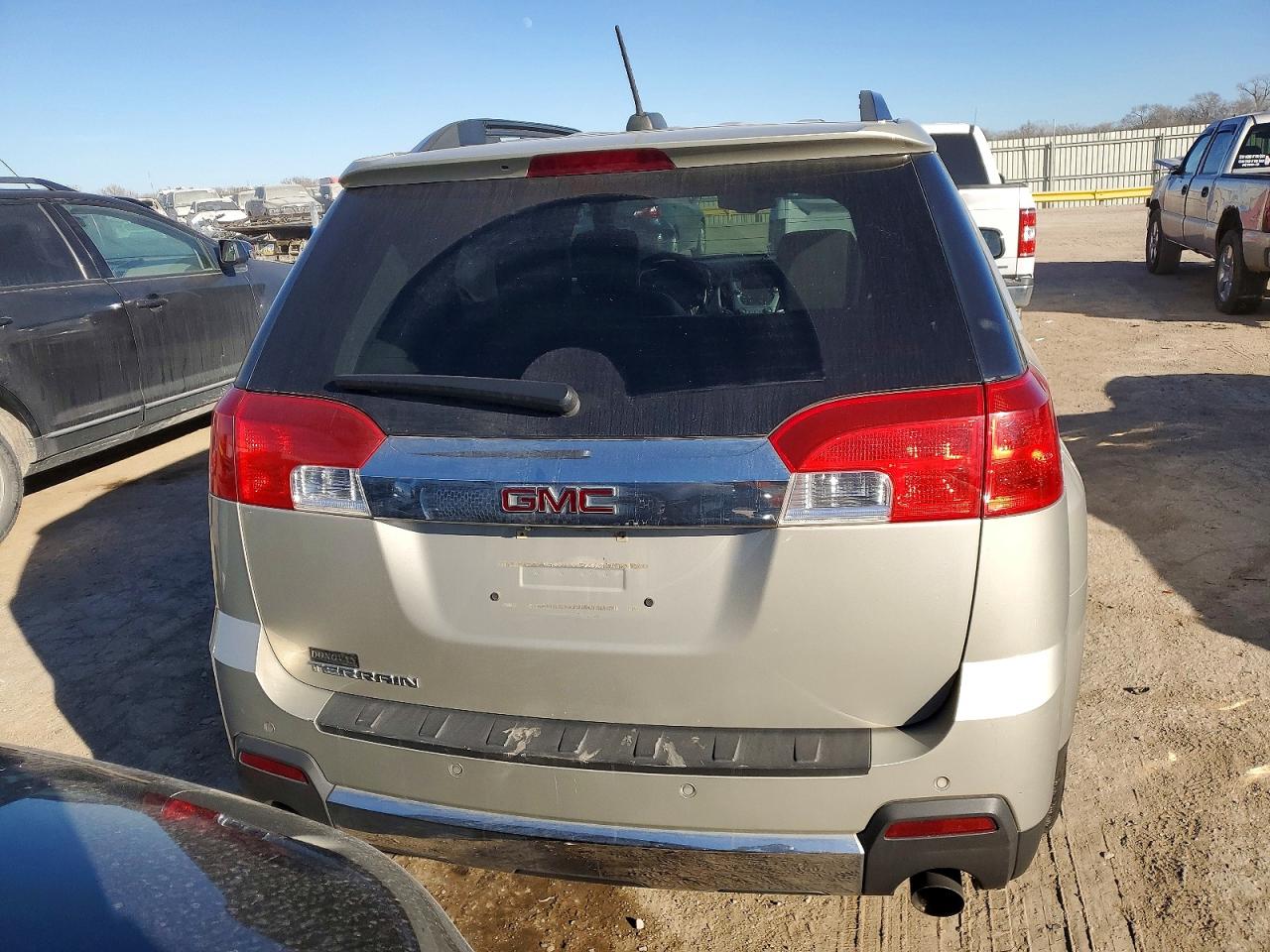 2015 GMC TERRAIN SLT photo 6