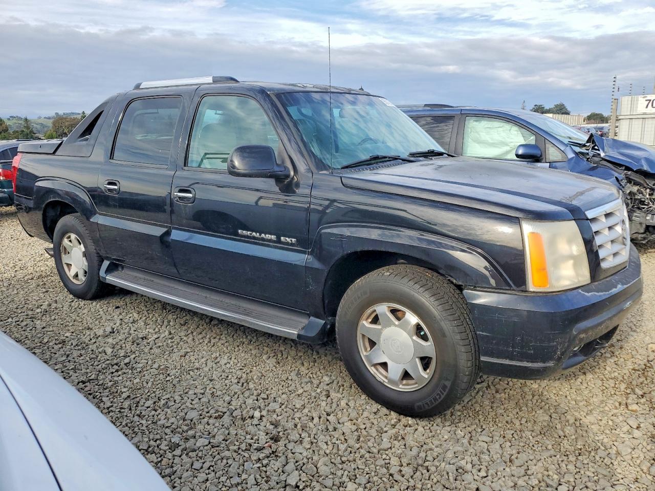 2002 CADILLAC ESCALADE EXT photo 4