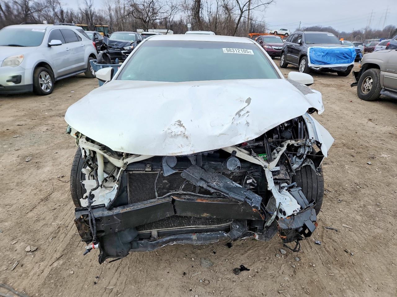 2016 TOYOTA CAMRY LE photo 5